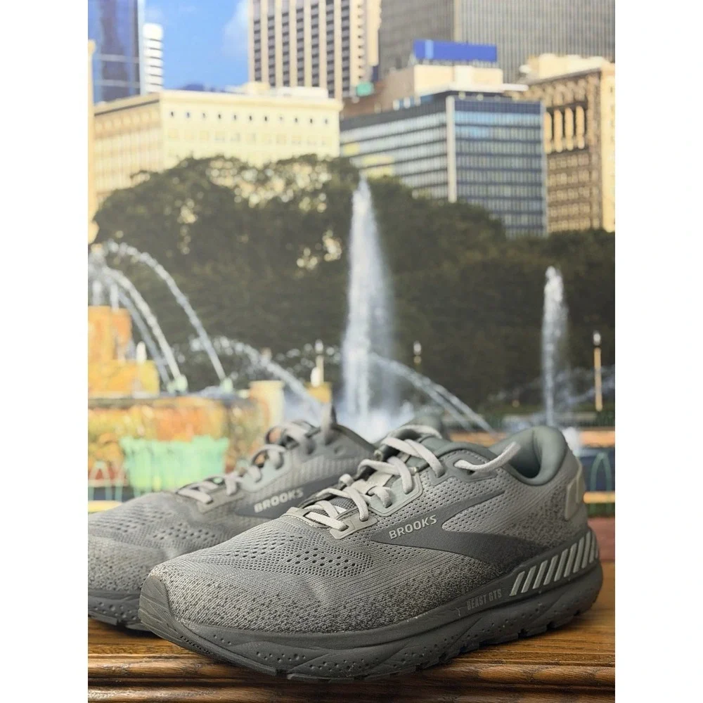 Brooks Beast GTS 24 Running Athletic Shoes Mens 13 D 1104251D069 Gray Mesh